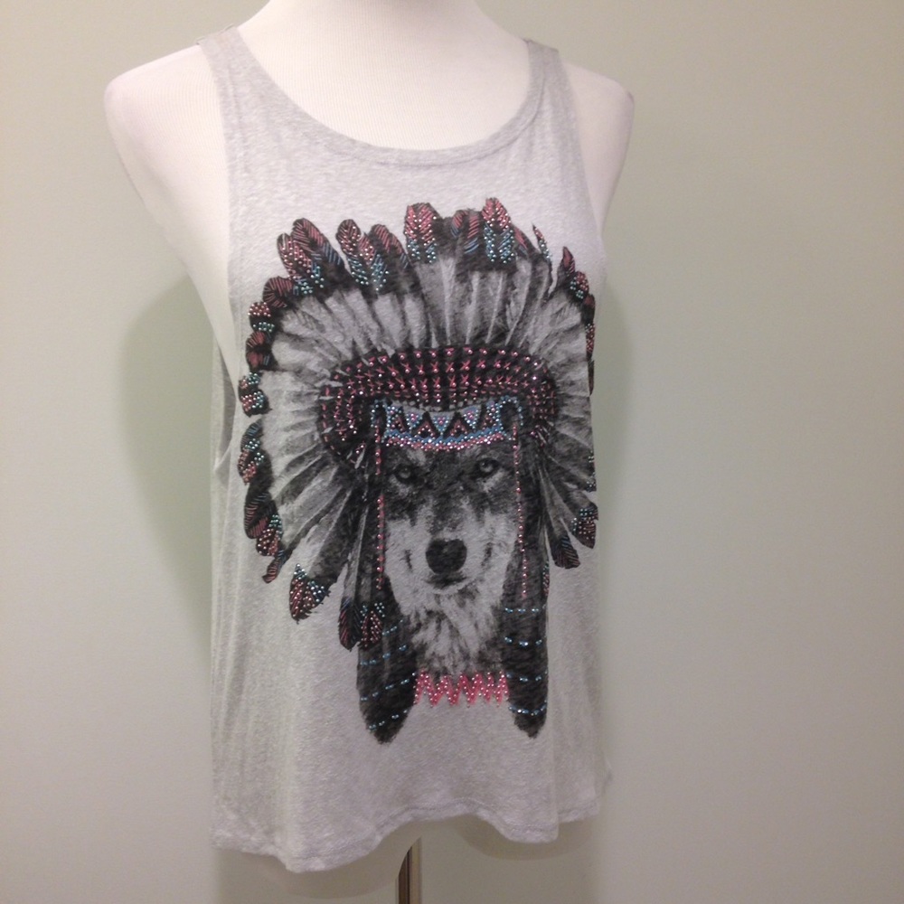 Sleeveless top with wolf graphic and appliqués S